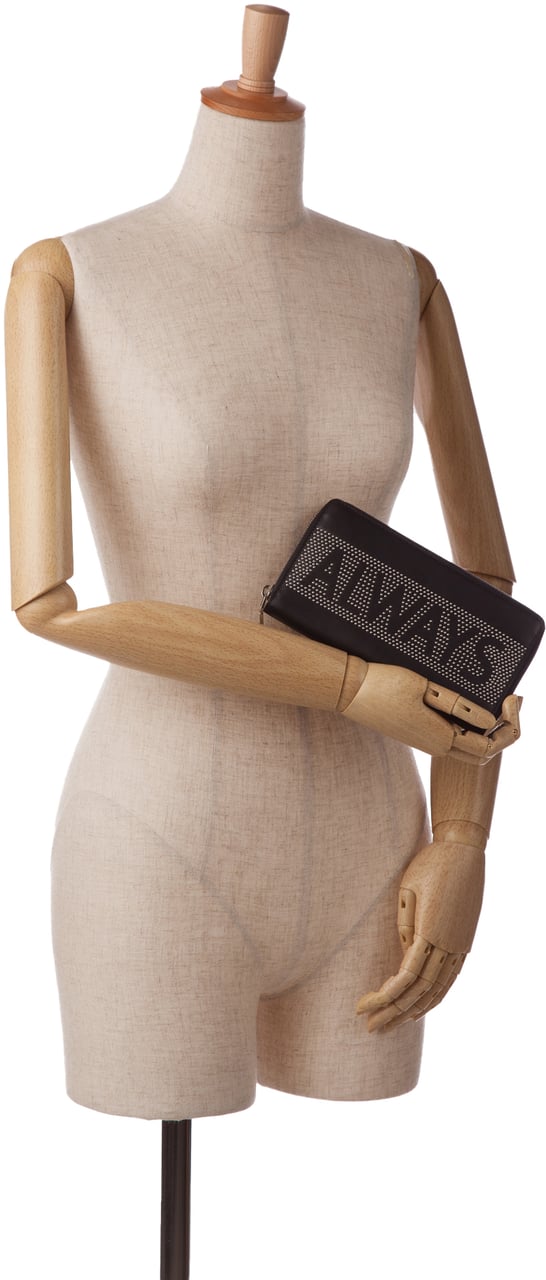 Valentino Studded Zip Around Wallet Zwart