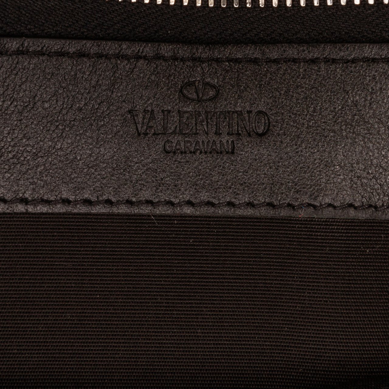 Valentino Studded Zip Around Wallet Zwart