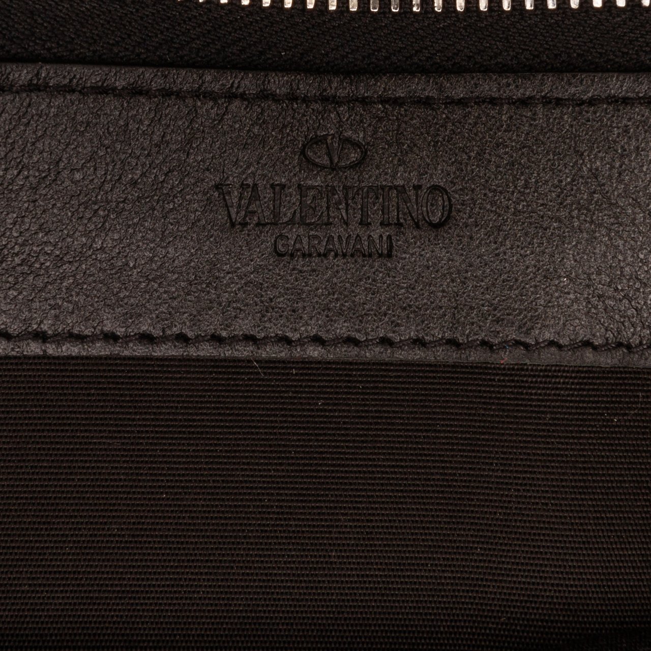 Valentino Studded Zip Around Wallet Zwart