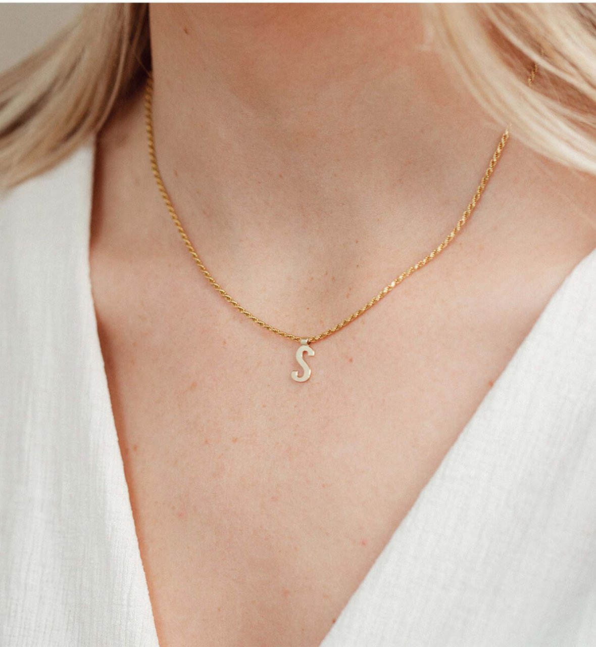 Vedder & Vedder Vedder & Vedder Ruby Rope Tag R Kettingen Goud Ruby Rope R Goud