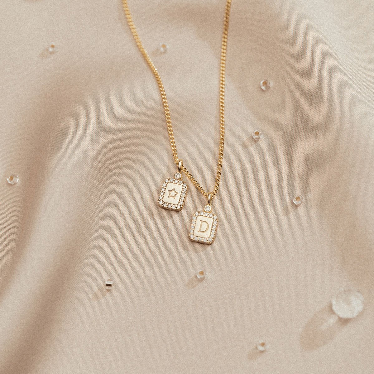 Vedder & Vedder Vedder & Vedder Tiny Pavé Tag  A Kettingen Goud Tiny Pavé Goud
