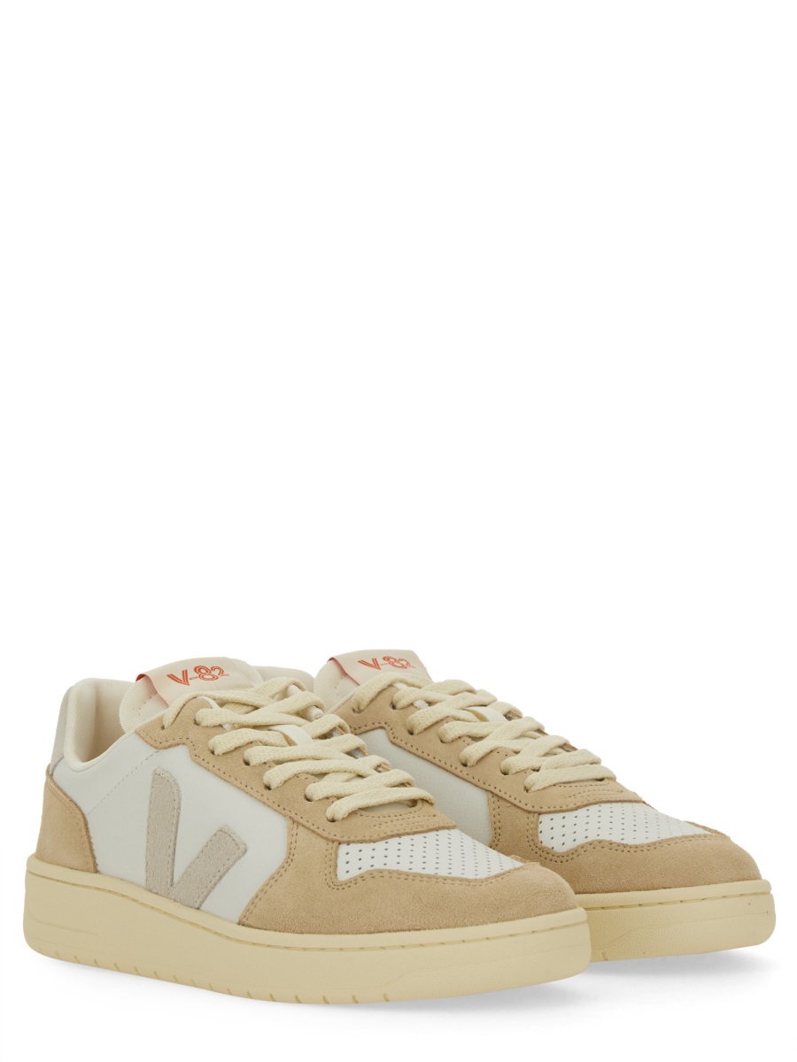 Veja SNEAKER "V-82" Beige
