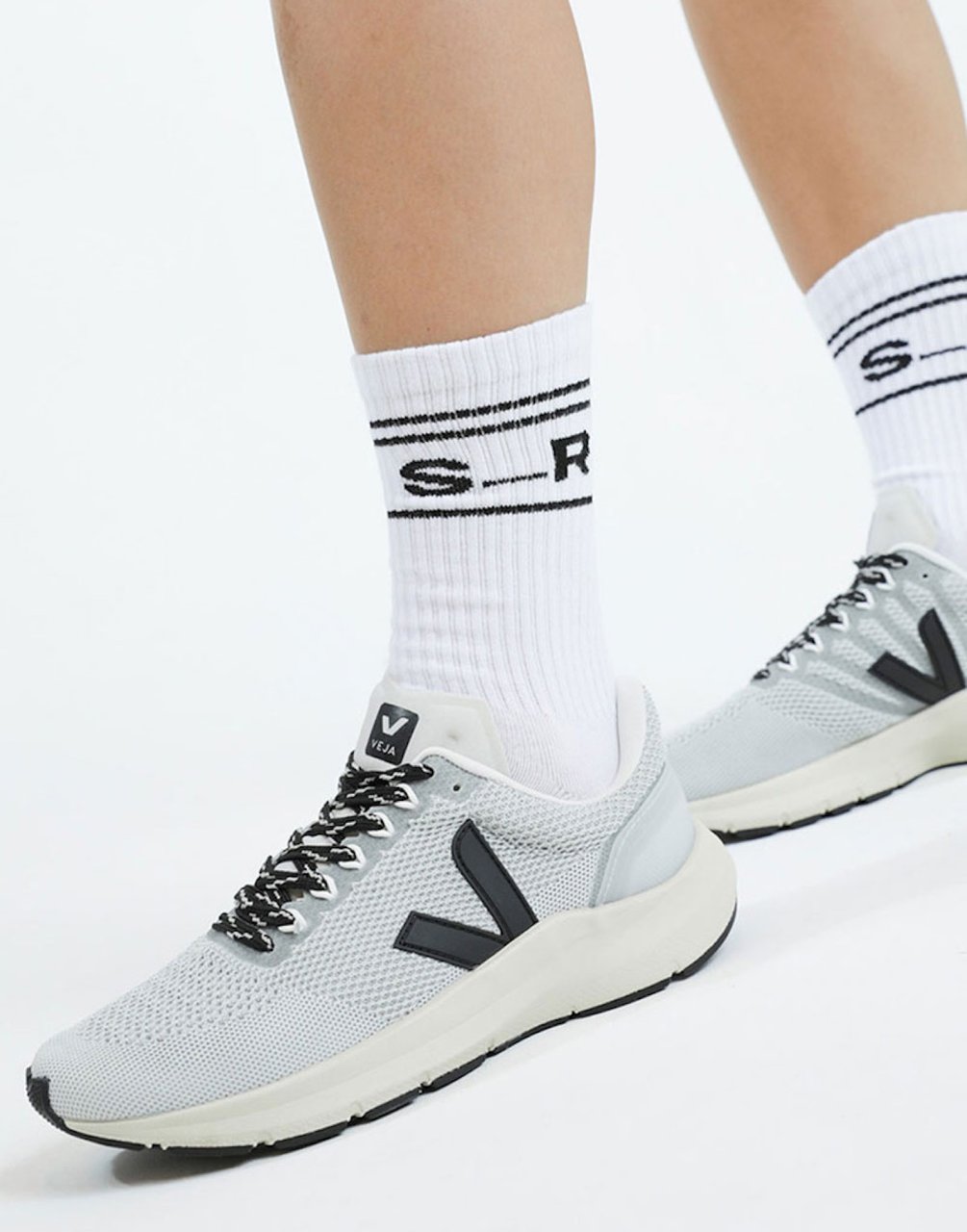 Veja Marlin V-knit Sneakers Grijs