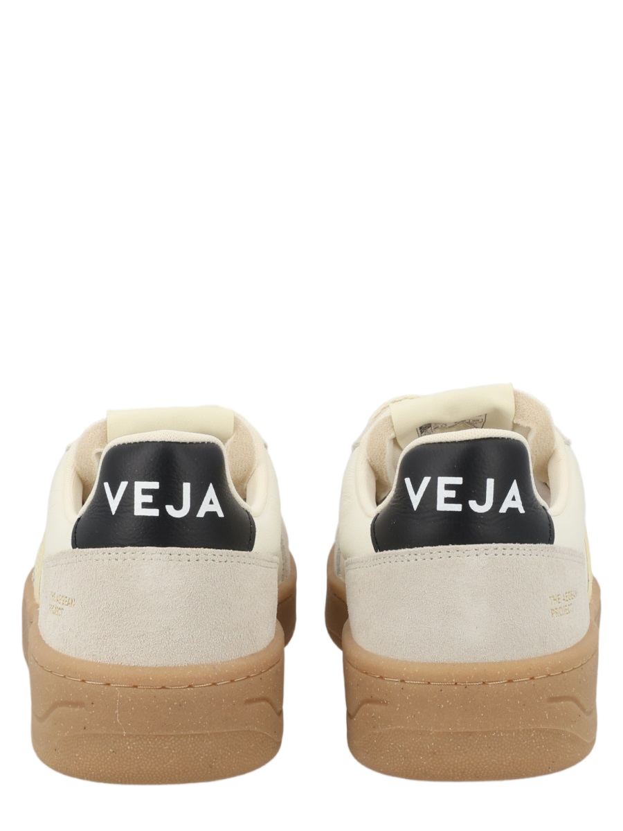 Veja Cream V-82 Perforated Low Sneakers Neutraal