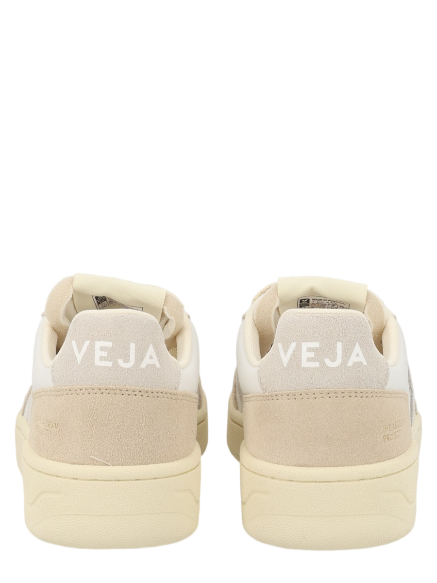 Veja Beige V-82 Perforated Low Sneakers Neutraal