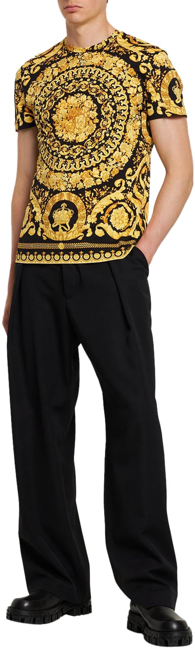 Versace T-shirt with unique gold design Zwart