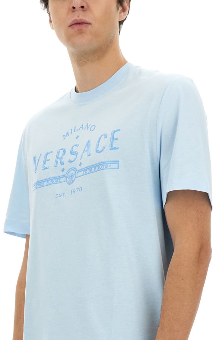 Versace T-Shirt With Logo Blauw