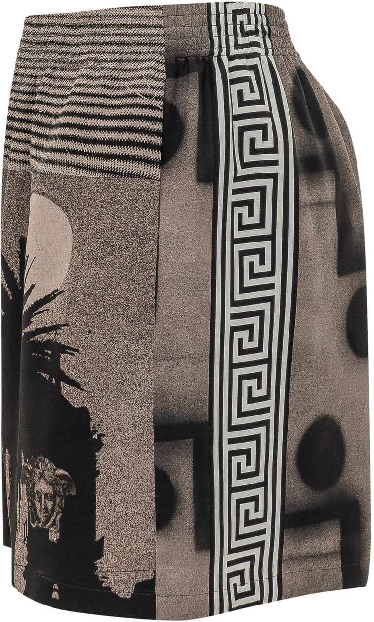 Versace T-shirt con Stampe Grafiche Divers