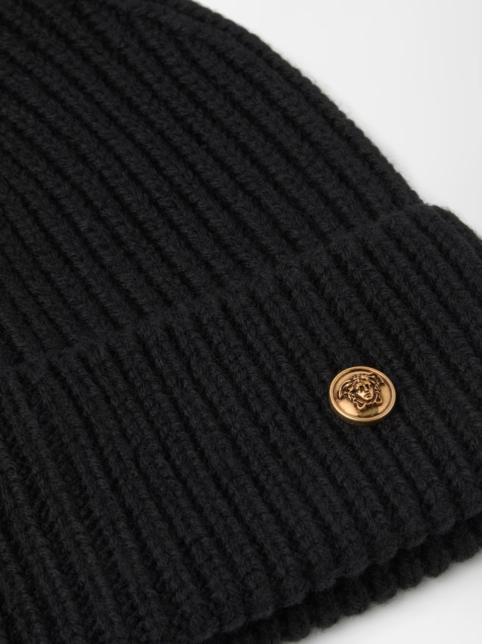 Versace Ribbed Knit Metallic Emblem Beanie Zwart