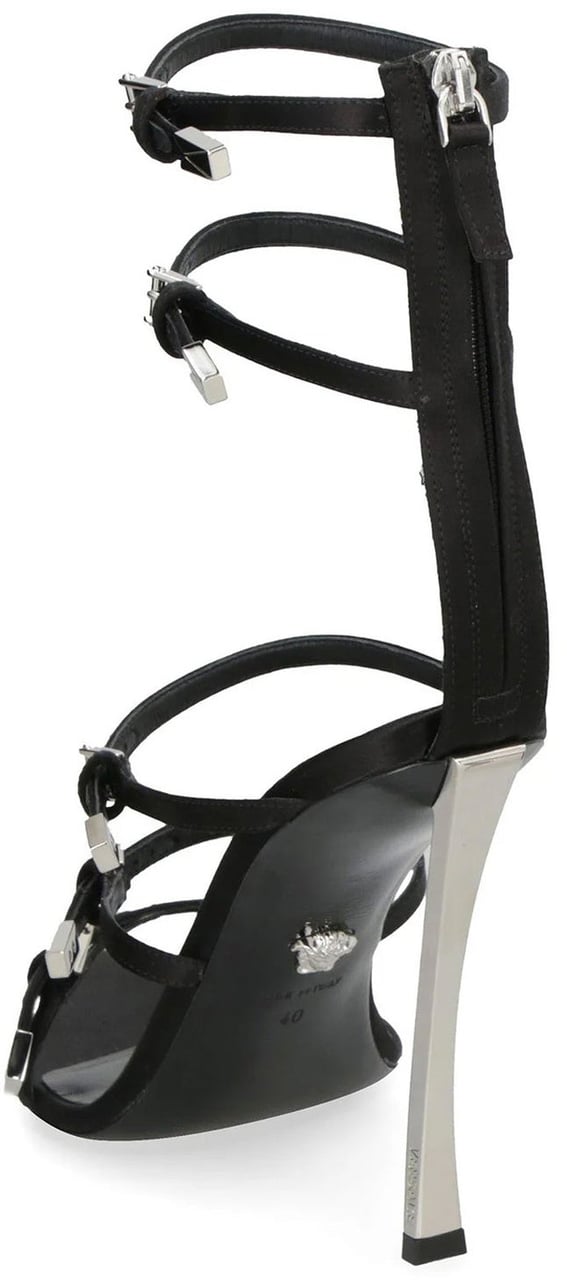 Versace Versace Pin-Points Sandals Zwart