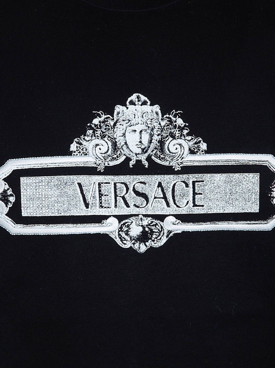 Versace Short-Sleeve Black T-Shirt with Ornate Silver Graphics Zwart