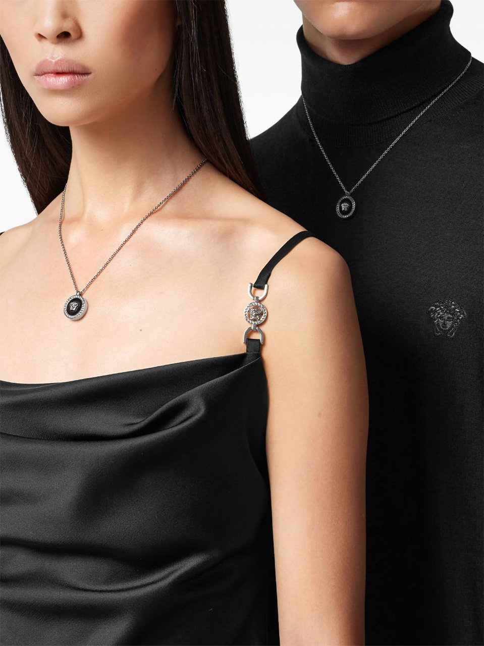 Versace Silver-Tone Chain Necklace With Greek Key Pendant Zilver