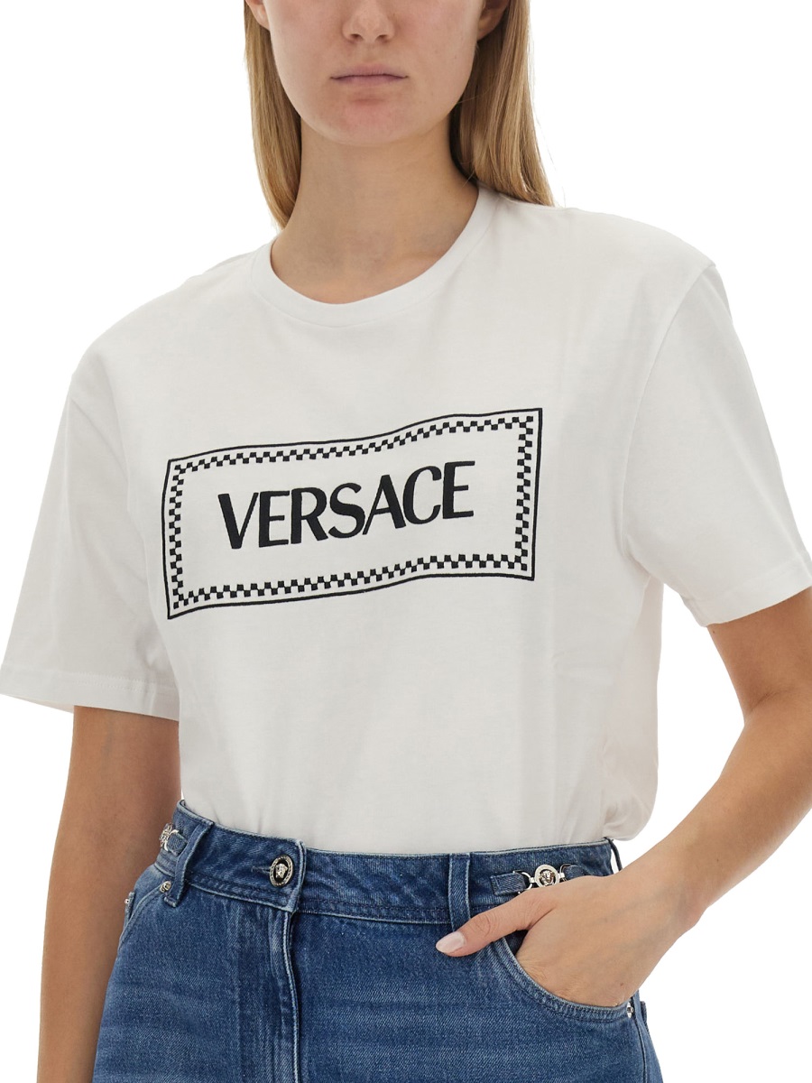 Versace T-SHIRT WITH '90S VINTAGE LOGO Wit