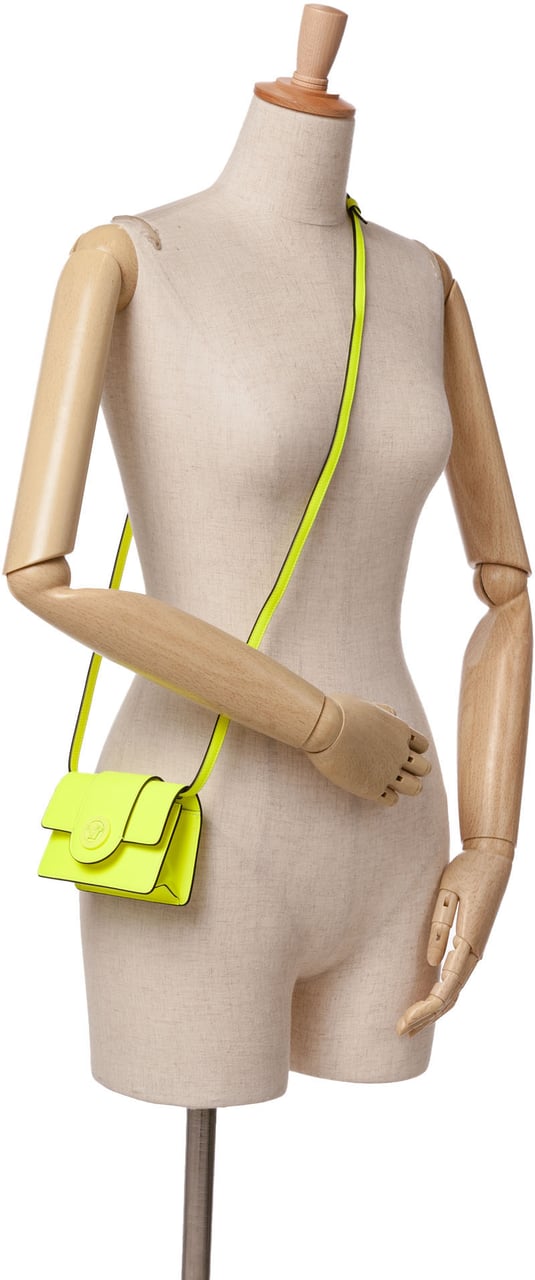 Versace Leather La Medusa Crossbody Geel