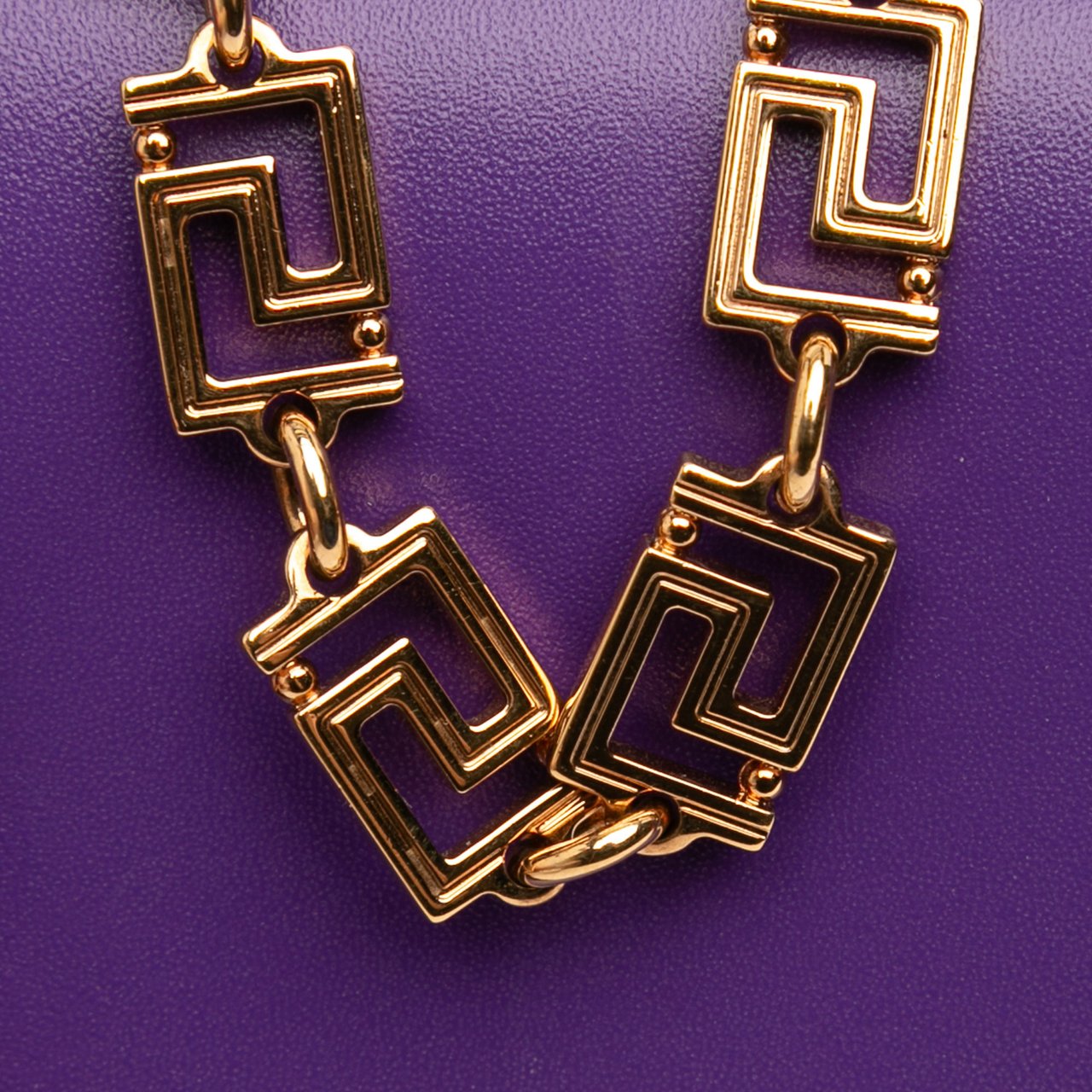 Versace Leather Greca Goddess Wallet on Chain Paars