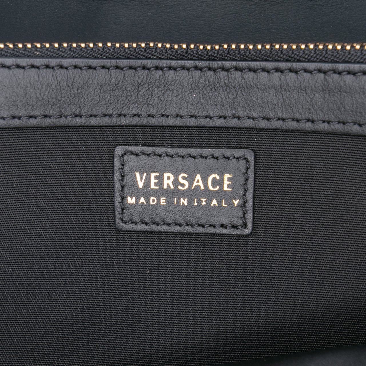 Versace Leather Crystal Virtus Chain Crossbody Zwart
