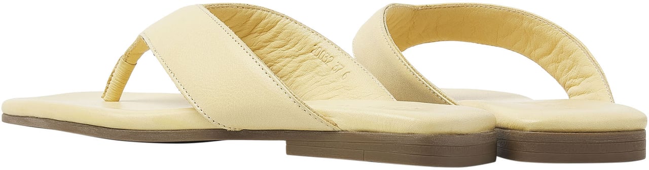 VIA VAI Kiki Berry Slippers Geel