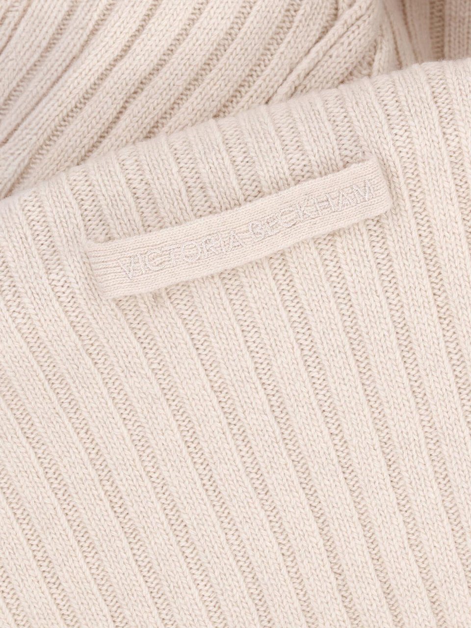 Victoria Beckham Ribbed Cashmere-Merino Knit Sweater with Square Neckline Neutraal
