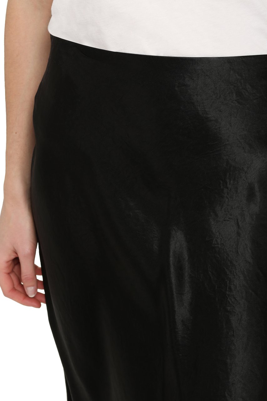 Vince Satin midi skirt Zwart