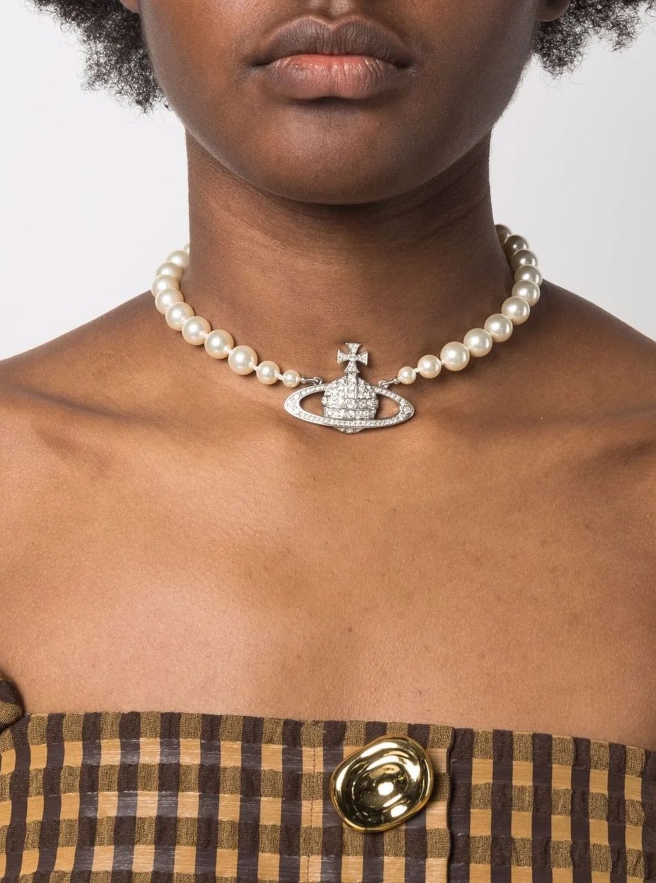 Vivienne Westwood One Row Pearl Bas Relief Platinum Cream Crystal Wit