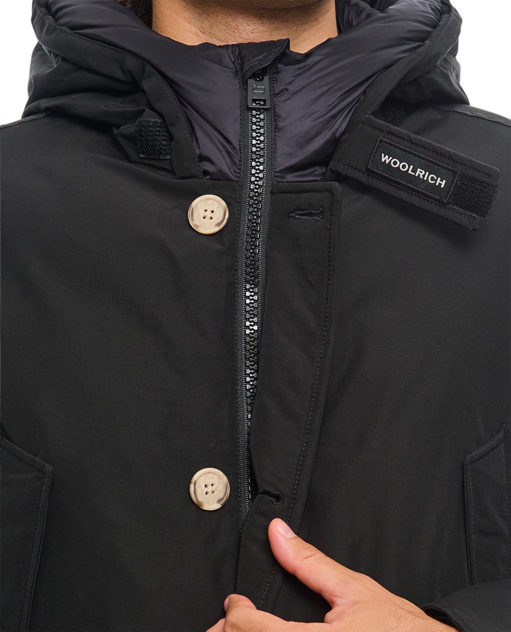 Woolrich Arctic Parka With Protective Hood And Functional Pockets Zwart