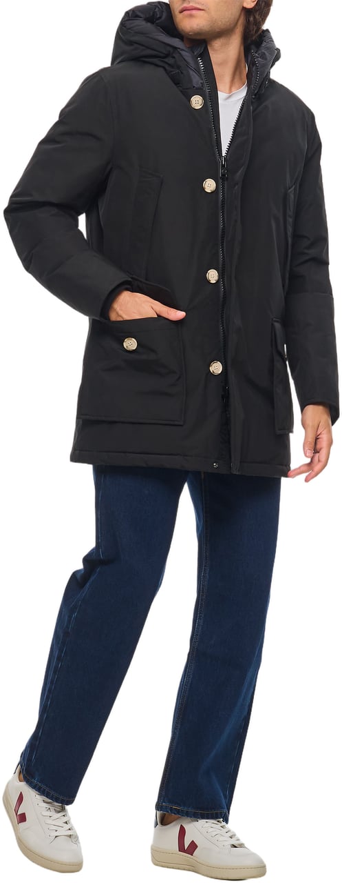 Woolrich Arctic Parka With Protective Hood And Functional Pockets Zwart