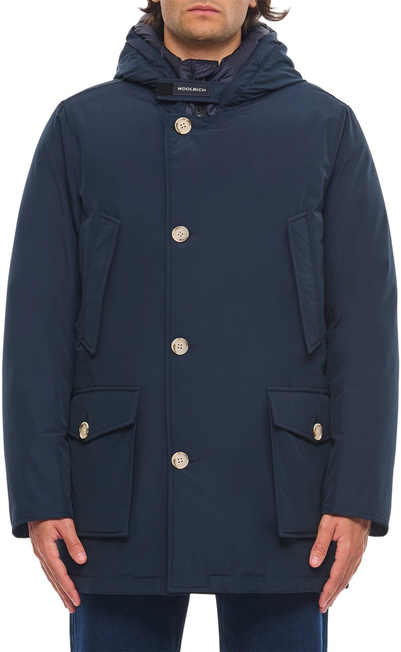 Woolrich Arctic Parka With Protective Hood And Functional Pockets Blauw