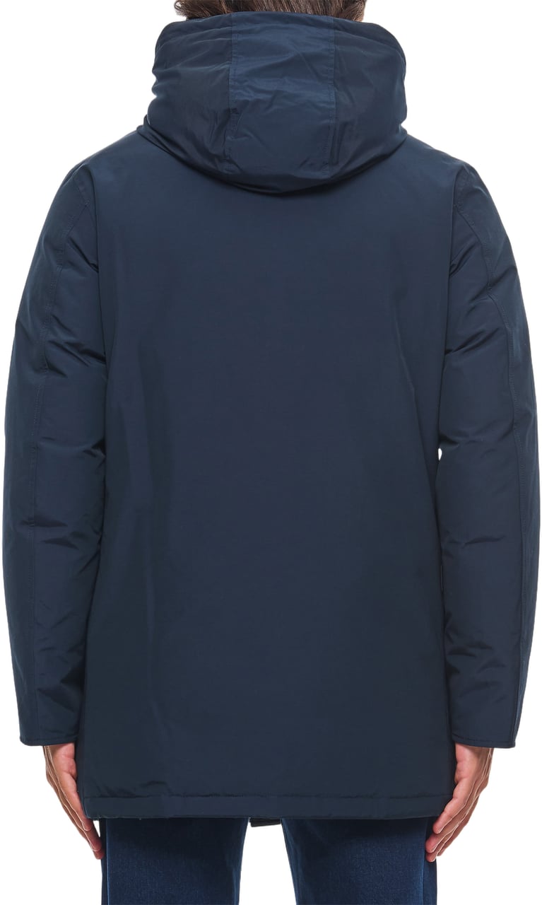 Woolrich Arctic Parka With Protective Hood And Functional Pockets Blauw