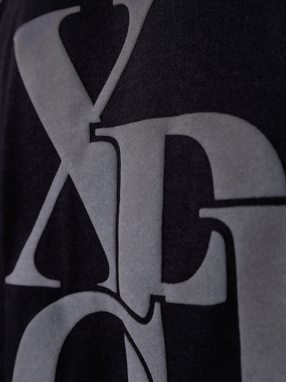 XPLCT Studios Letter Tee | Black Zwart
