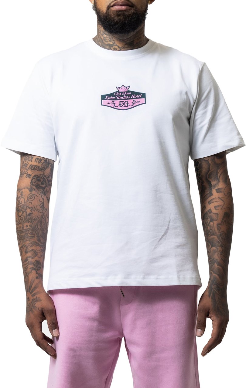 XPLCT Studios Hotel Tee | White Blauw