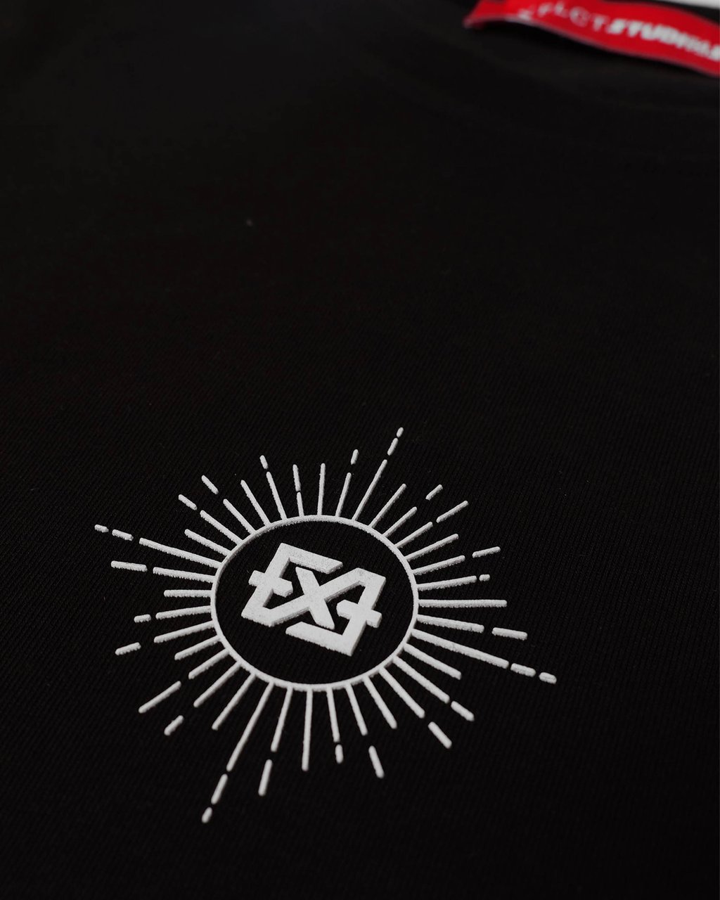 XPLCT Studios Solar T-Shirt Zwart