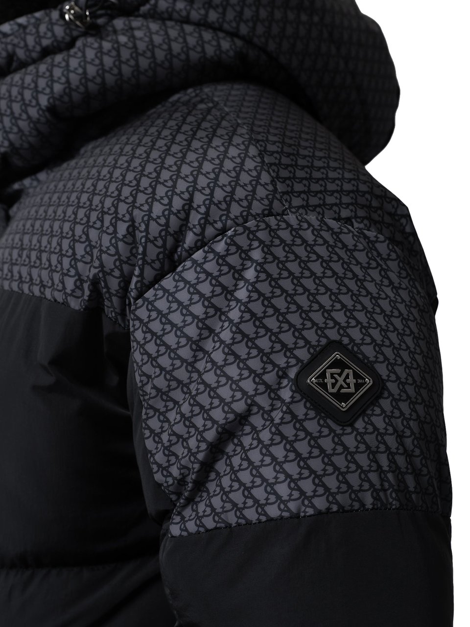 XPLCT Studios Safe Jacket | Black Divers