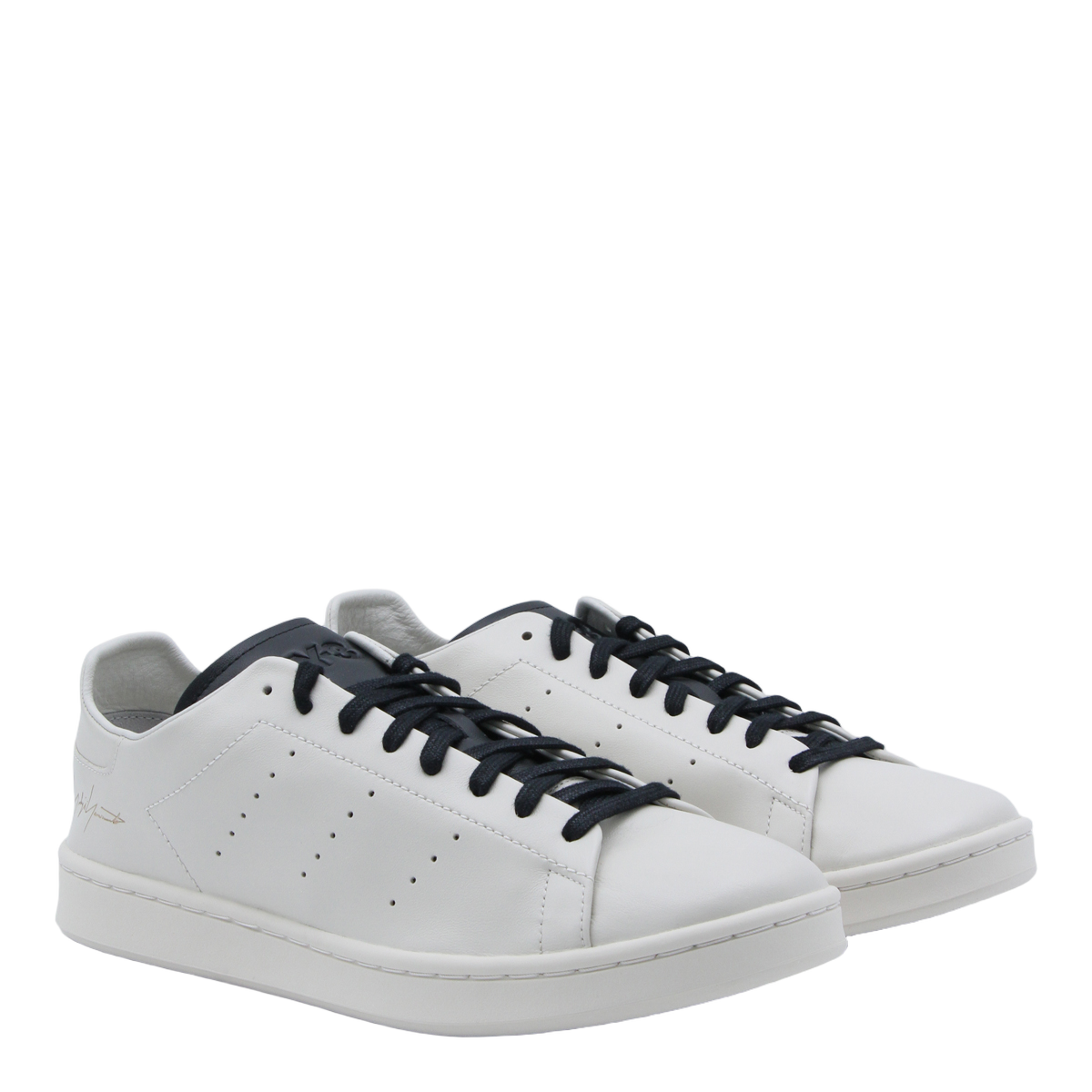 Y-3 Low-Top Leather Sneakers with Perforated Detailing Neutraal