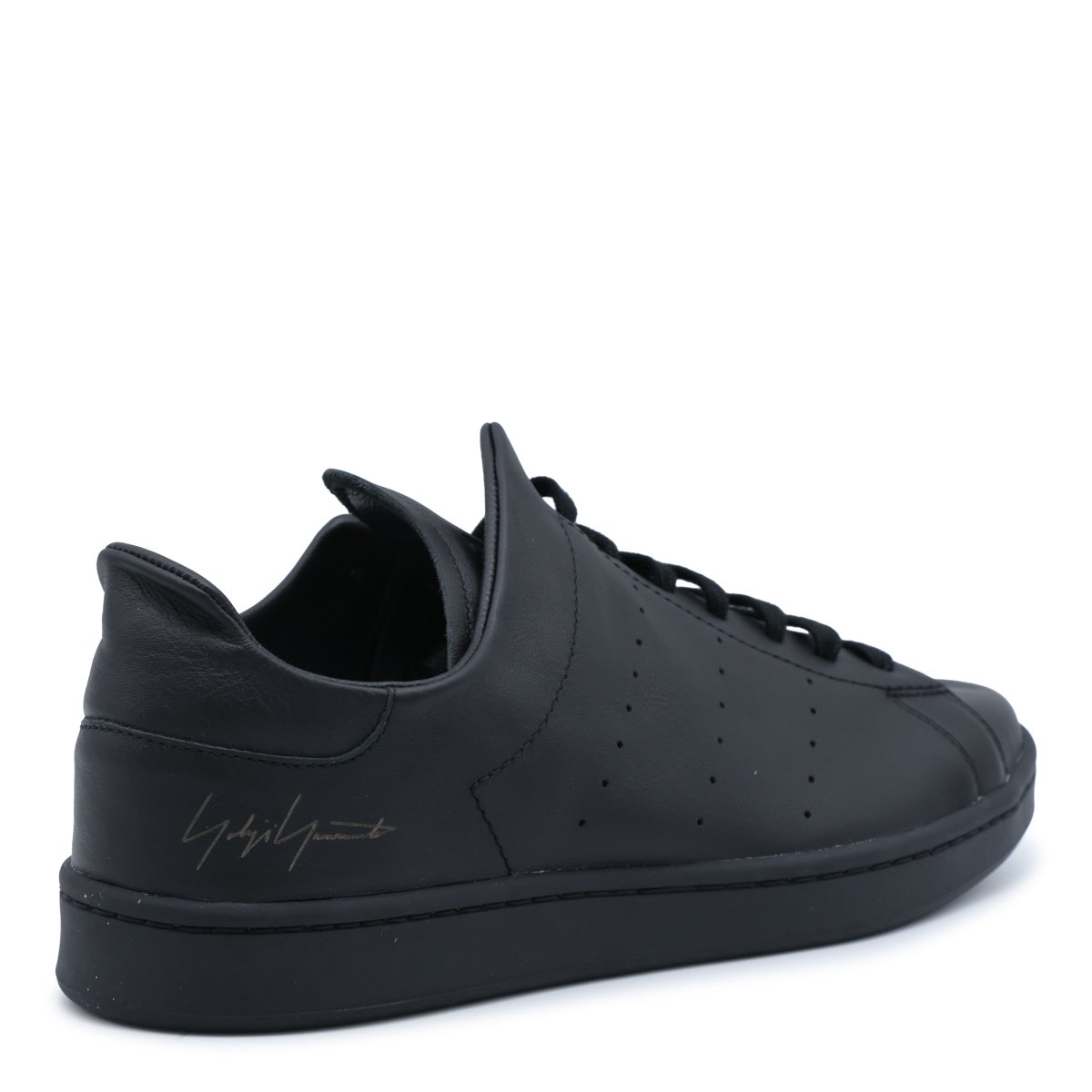 Y-3 Minimalist Black Leather Low-Top Sneakers with Discreet Signature Zwart