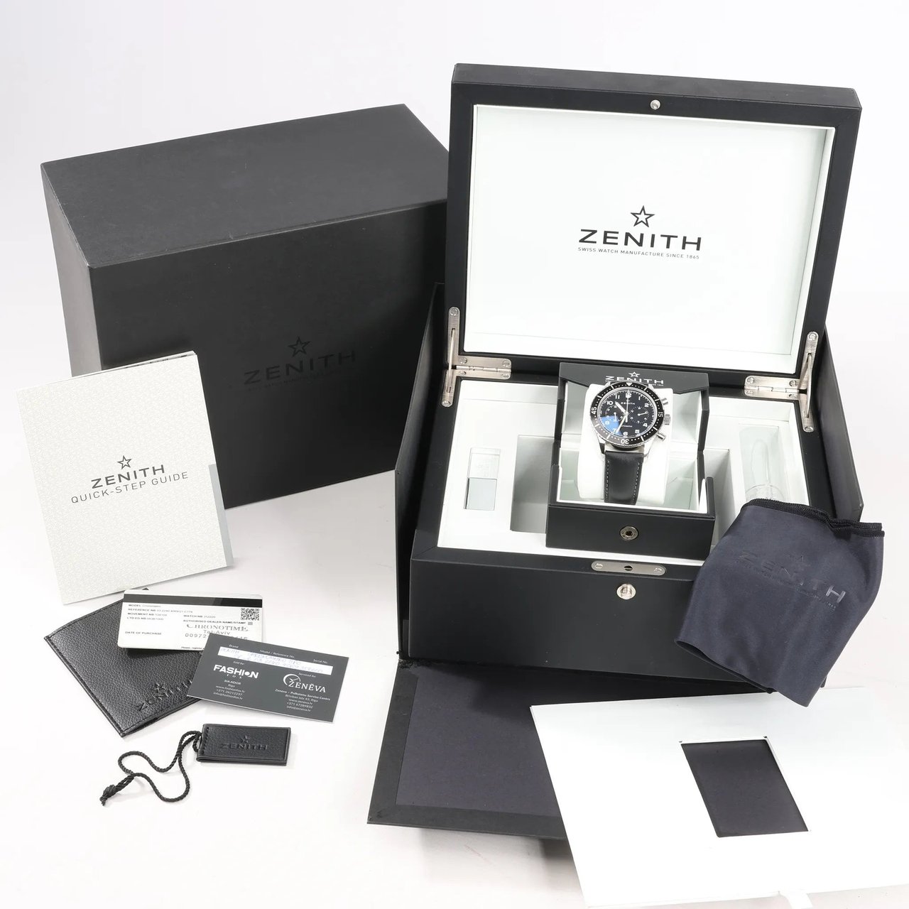 Zenith Zenith Chronometro TIPO CP-2 03.2240.4069 SS x Leather AT Watch with Black Dial Zwart