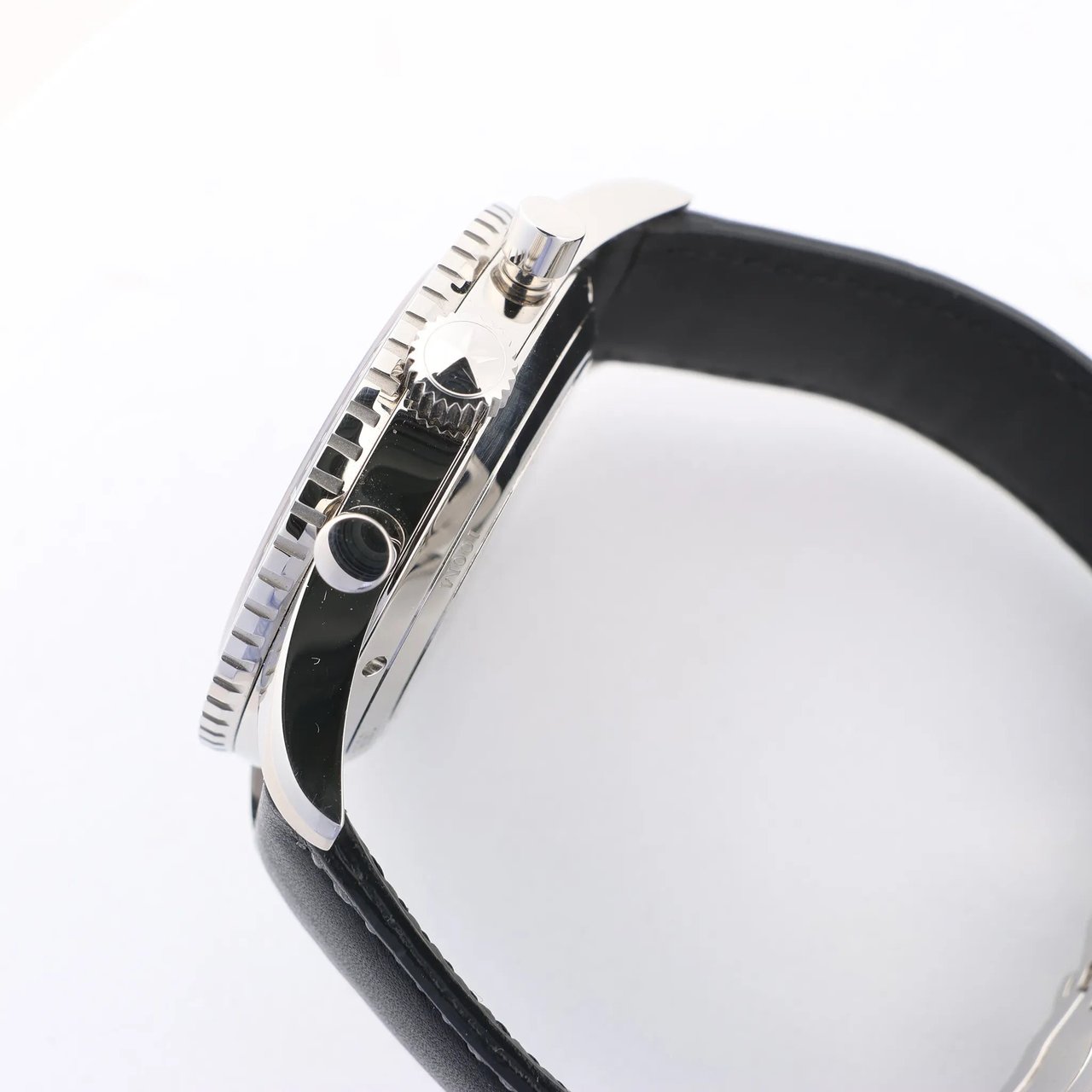 Zenith Zenith Chronometro TIPO CP-2 03.2240.4069 SS x Leather AT Watch with Black Dial Zwart