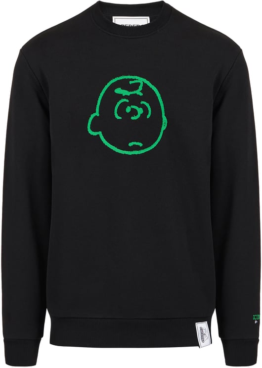 Iceberg Pop icon in an essential key: the slim sweatshirt with Snoopy