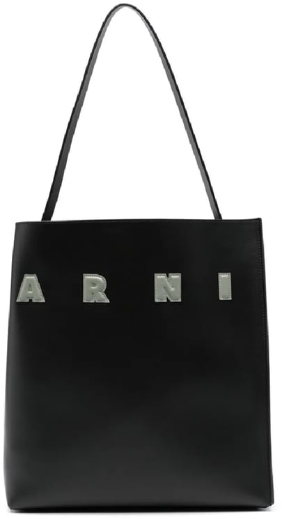 Marni shopping divers