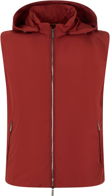 Moorer Red hoodie vest, practicality and style