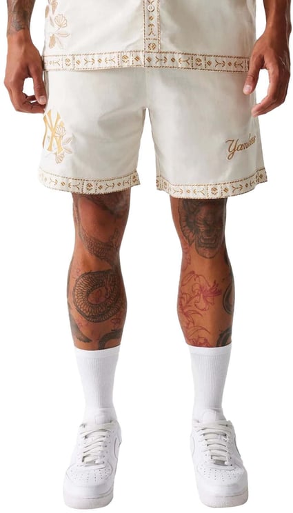New Era New York Yankees Taping Shorts Off White