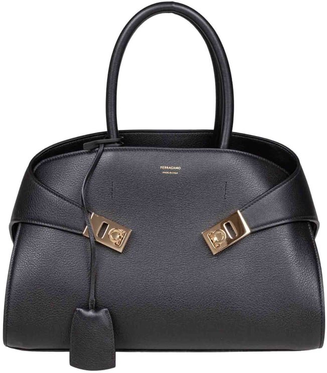 Salvatore Ferragamo Ferragamo hug th m handbag in black leather