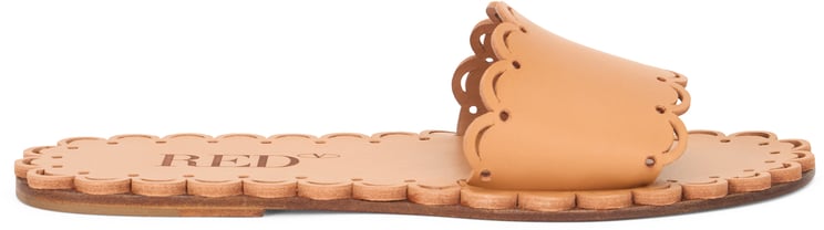 Valentino Summer sandals in leather, elegance and comfort.