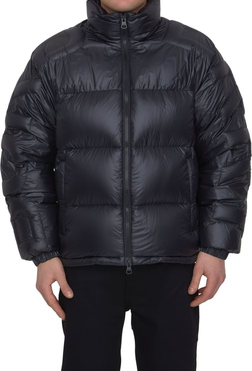 Burberry Quilted nylon puffer jacket Zwart