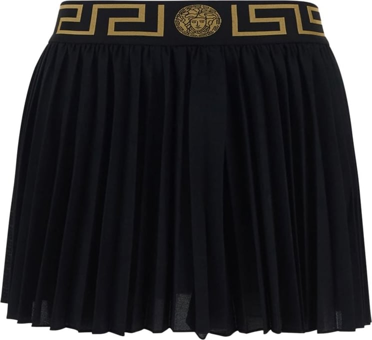 Versace Greca Border Pleated Shorts Zwart