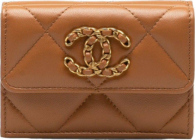 Chanel 19 Trifold Flap Compact Wallet Bruin