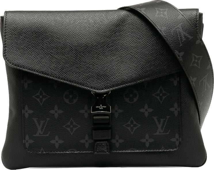 Louis Vuitton Taigarama Outdoor Flap Messenger Zwart