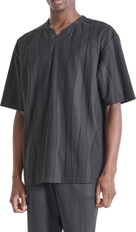 Antony Morato TSHIRT RELAXED FIT KOREAN COLLAR IN CORROSED JAQUARD FABRIC WITH METAL PLATE ON BACK COLLAR