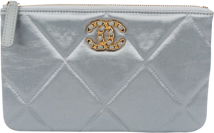 Chanel Chanel 19 Quilted Satin Chanel Pouch Accessoires Clutch