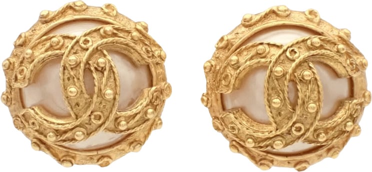 Chanel Chanel Vintage CC Round Cutout Clip-On Metal small