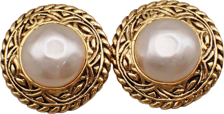 Chanel Chanel Vintage Round Chain Clip-On Earrings Metal with Faux Pearl